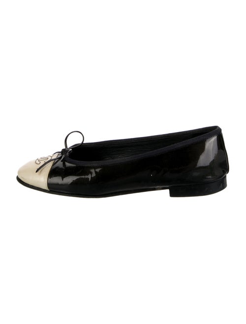 Chanel Interlocking CC Logo Patent Leather Ballet Flats