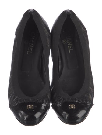 Chanel Interlocking CC Logo Leather Flats