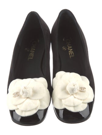 Chanel 2024 Interlocking CC Logo Flats