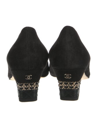 Chanel Interlocking CC Logo Suede Pumps