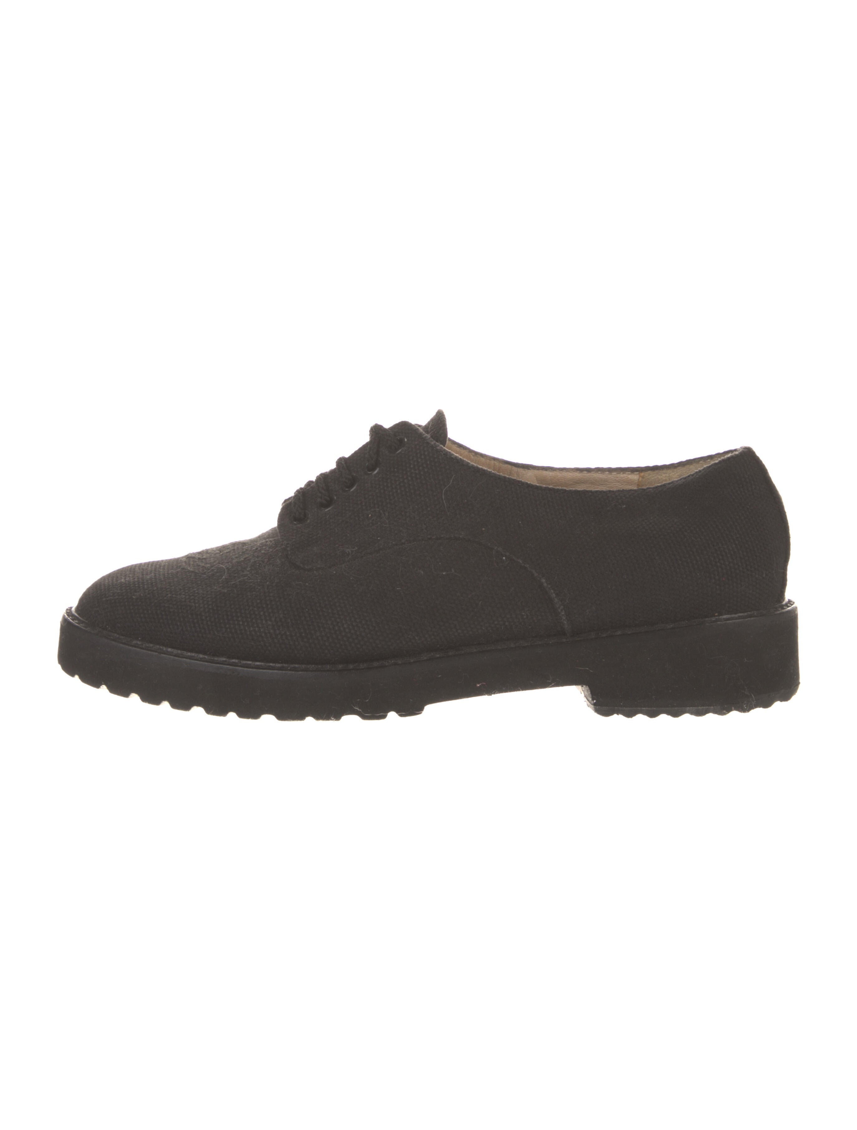 Chanel Vintage Interlocking CC Logo Oxfords