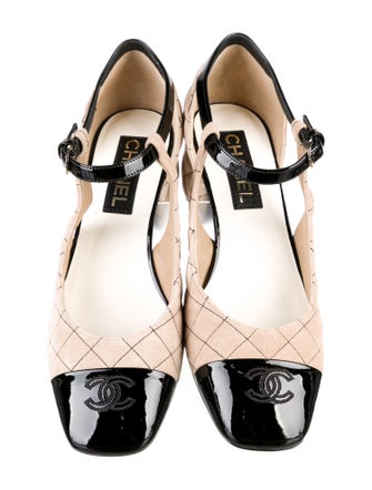 Chanel 2022 Interlocking CC Logo Slingback Pumps