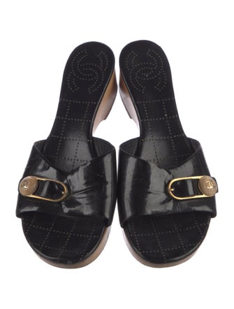 Chanel Interlocking CC Logo Vinyl Slides