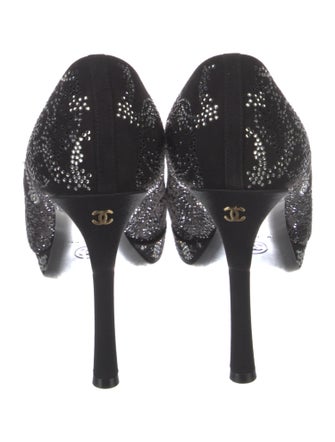 Chanel Interlocking CC Logo Suede Pumps