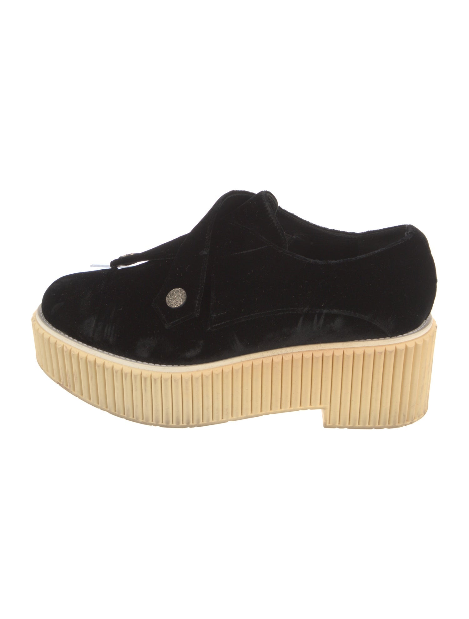 Chanel 2013 Interlocking CC Logo Pumps