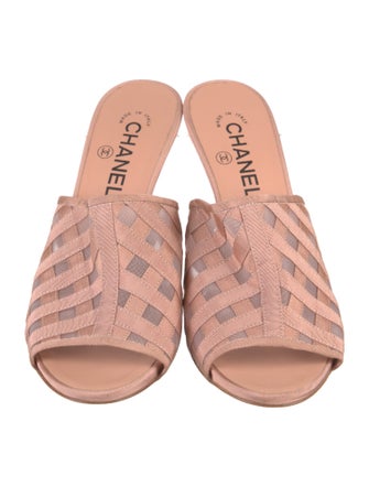 Chanel 2019 Interlocking CC Logo Slides