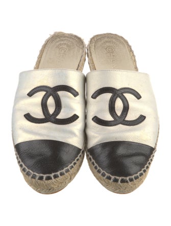 Chanel 2018 Interlocking CC Logo Espadrilles
