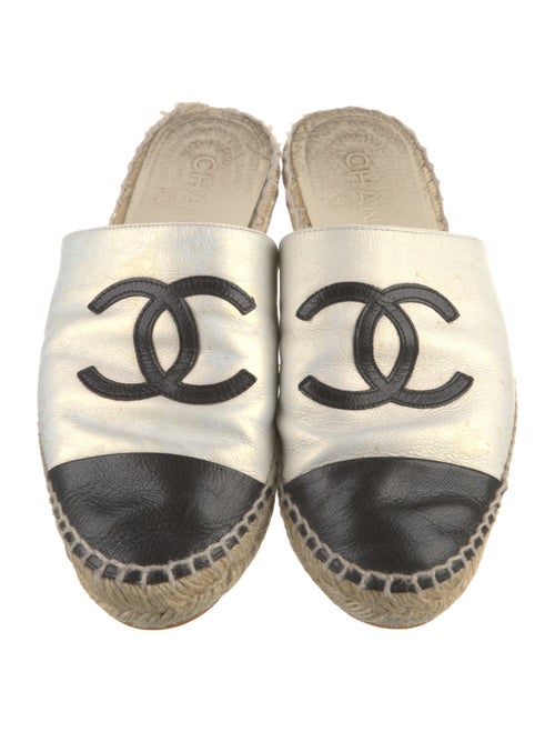 Chanel 2018 Interlocking CC Logo Espadrilles