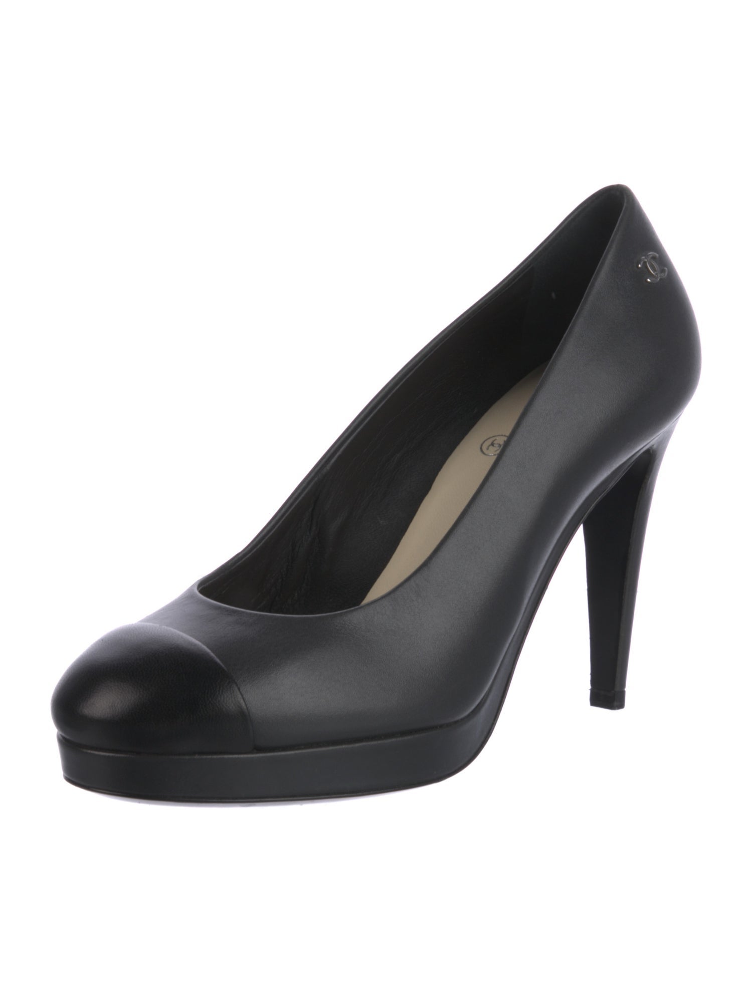 Chanel Interlocking CC Logo Leather Pumps