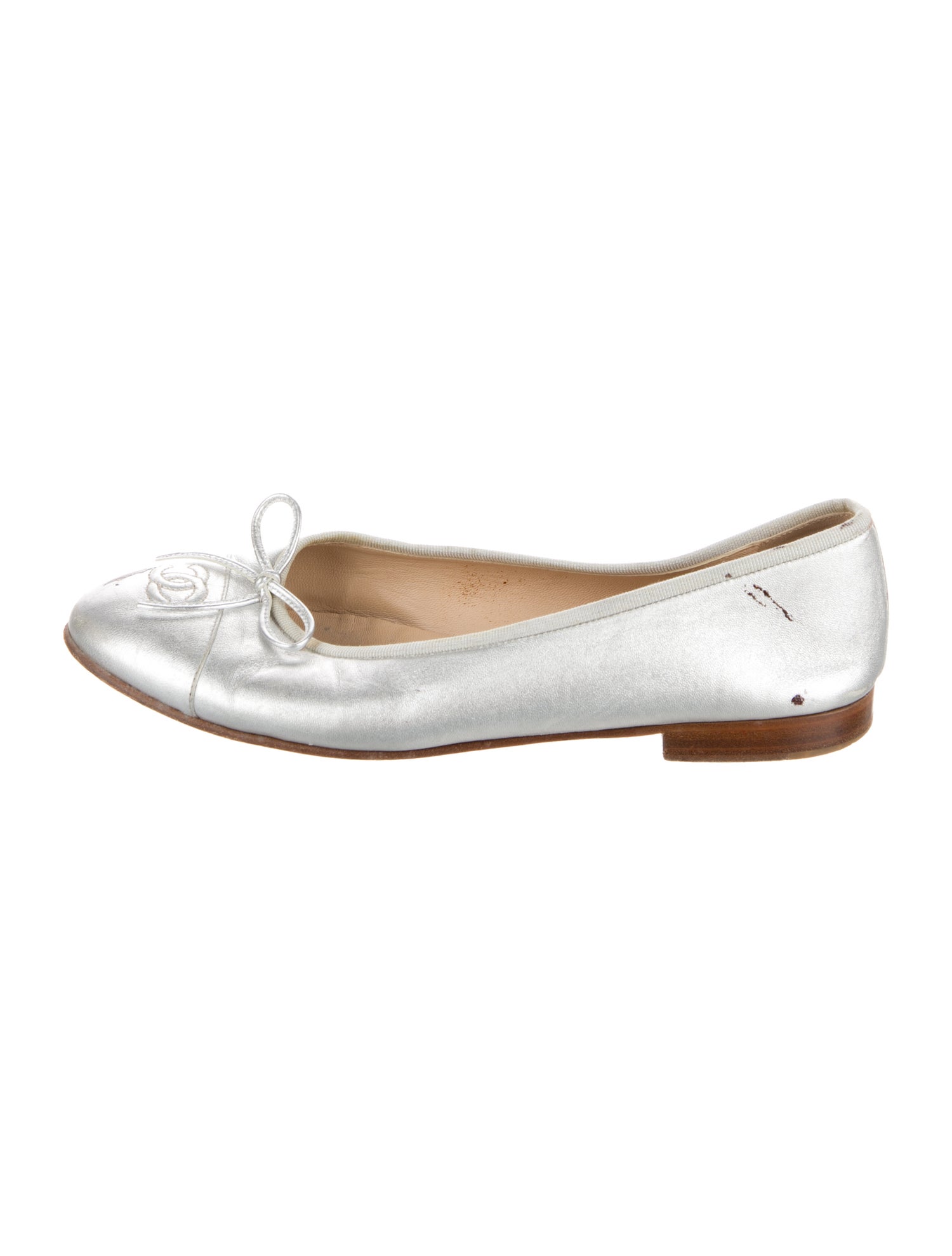 Chanel Interlocking CC Logo Leather Ballet Flats