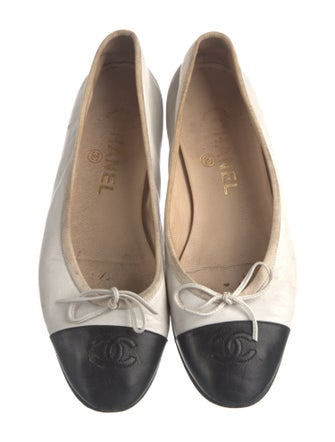 Chanel Interlocking CC Logo Leather Ballet Flats