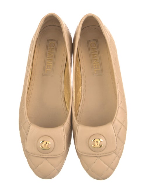 Chanel 2023 Interlocking CC Logo Flats