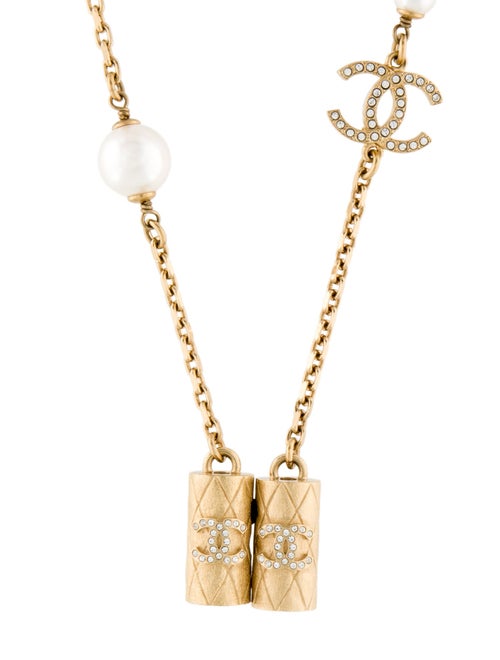 Chanel Faux Pearl & Strass CC Airpods Necklace