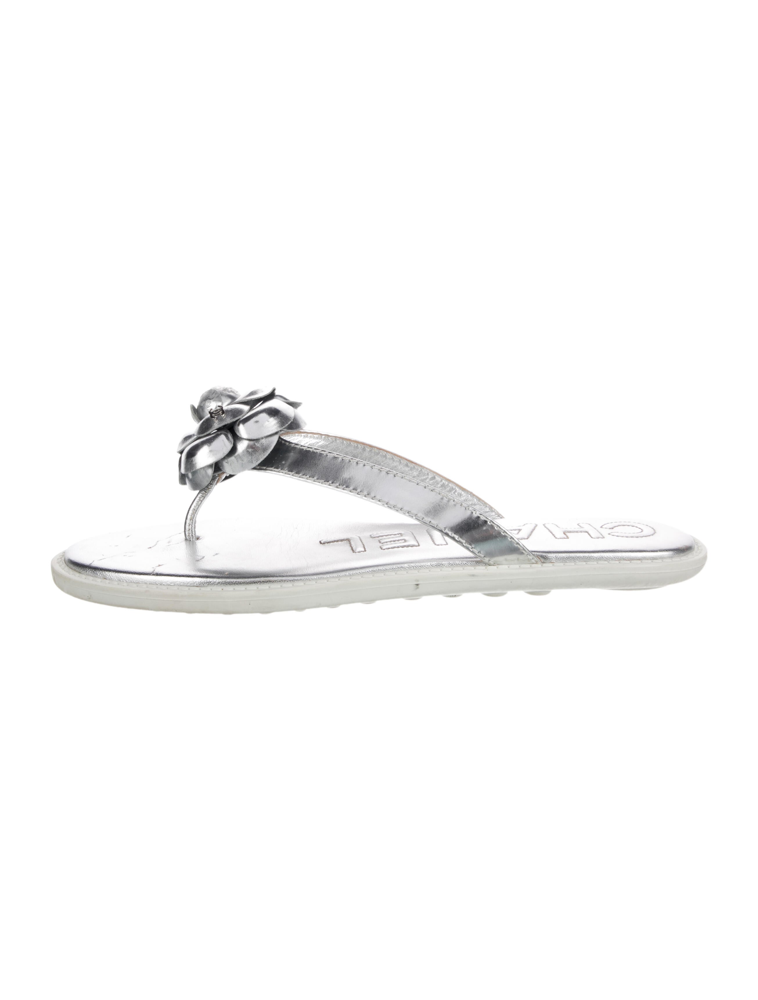 Chanel Interlocking CC Logo Leather Flip Flops