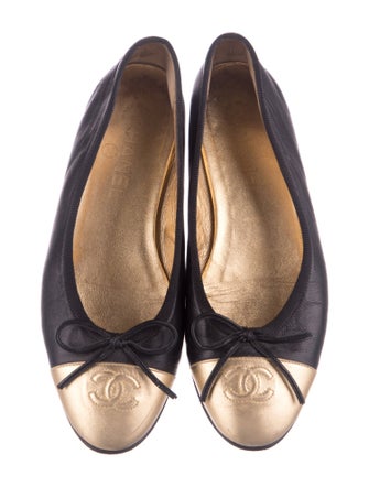 Chanel Interlocking CC Logo Leather Ballet Flats