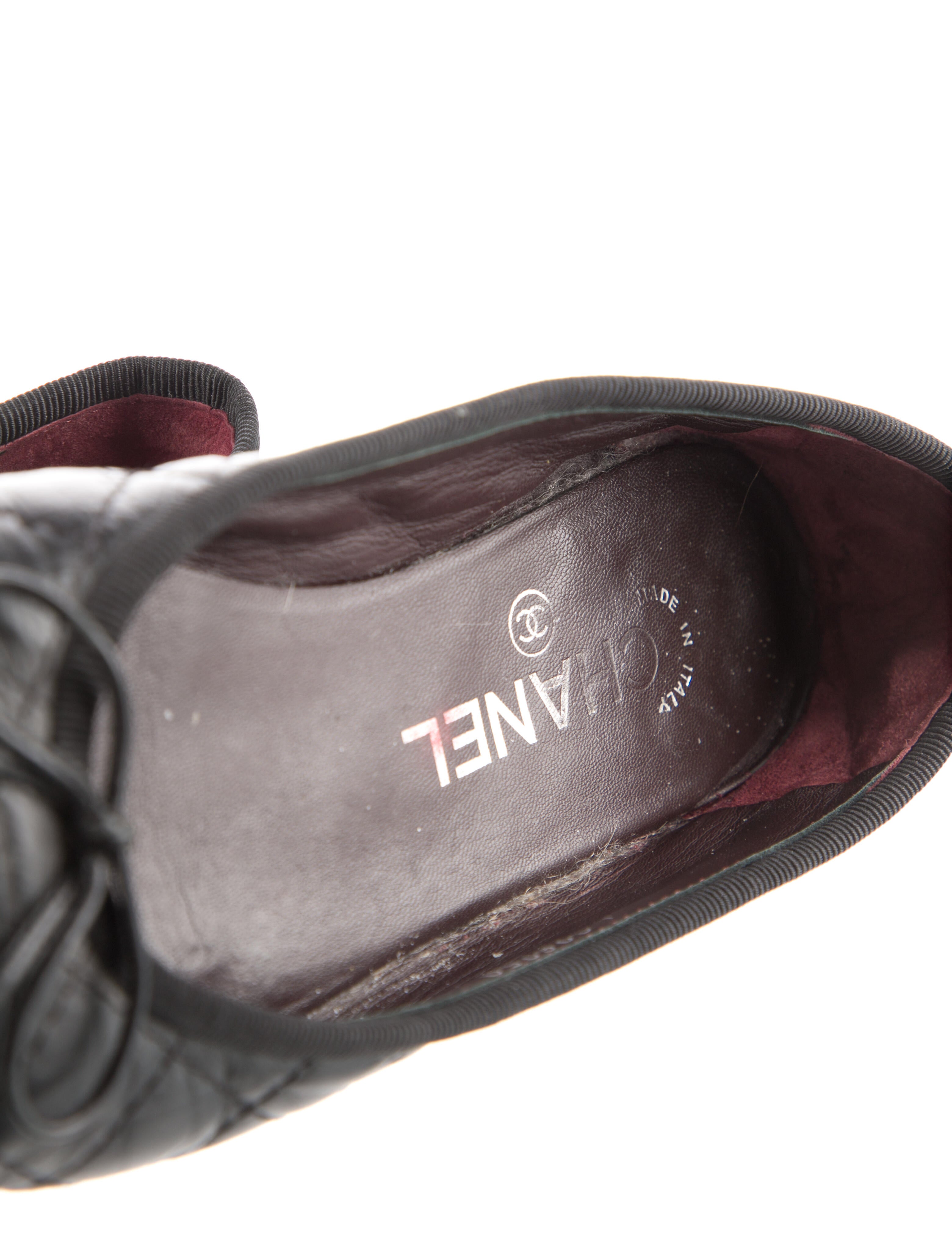 Chanel Interlocking CC Logo Leather Flats