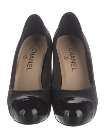 Chanel Interlocking CC Logo Suede Pumps