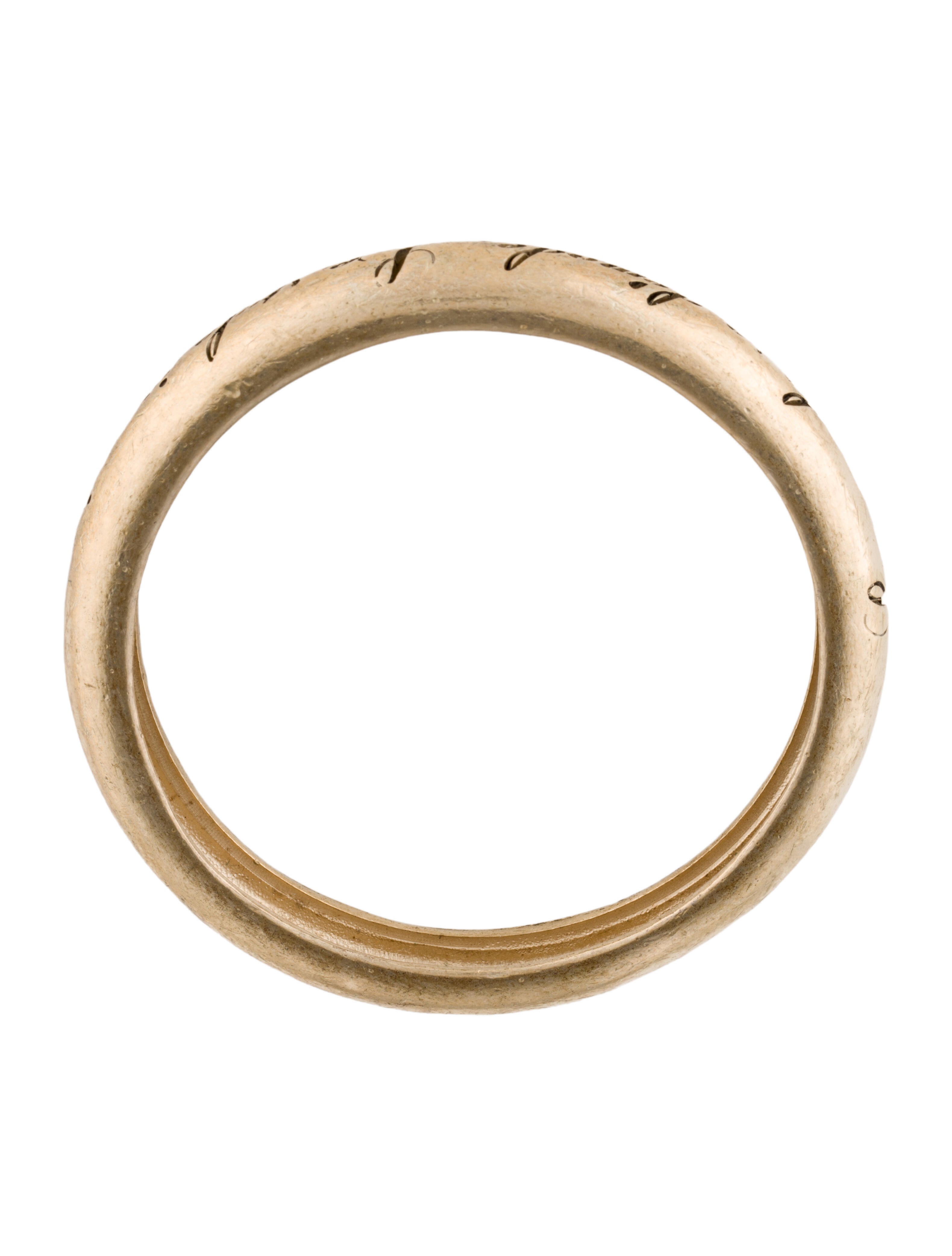 Chanel 'La Mode Se Démode' Bangle