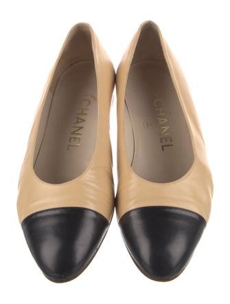 Chanel Interlocking CC Logo Leather Ballet Flats