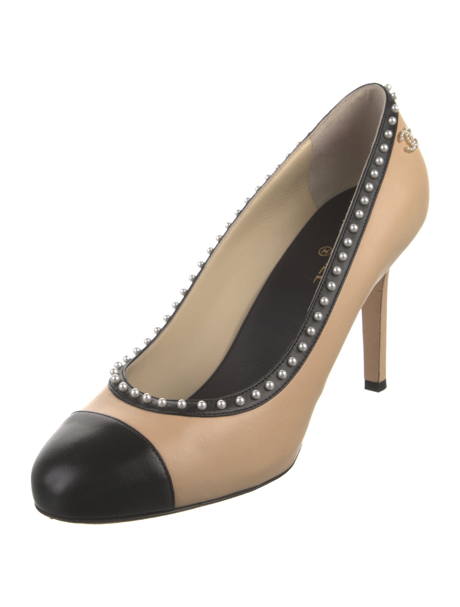 Chanel 2016 Interlocking CC Logo Pumps