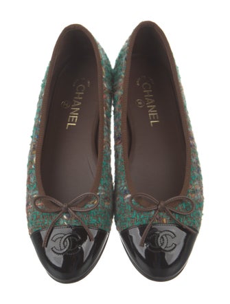 Chanel 2023 Interlocking CC Logo Flats