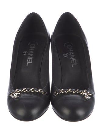 Chanel Interlocking CC Logo Leather Pumps