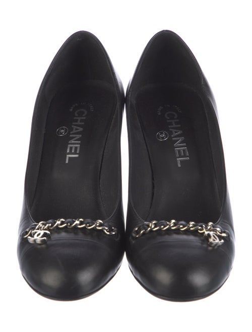 Chanel Interlocking CC Logo Leather Pumps