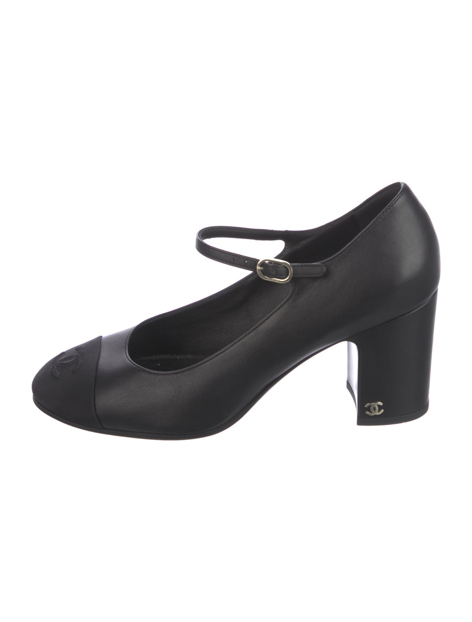 Chanel 2023 Interlocking CC Logo Pumps