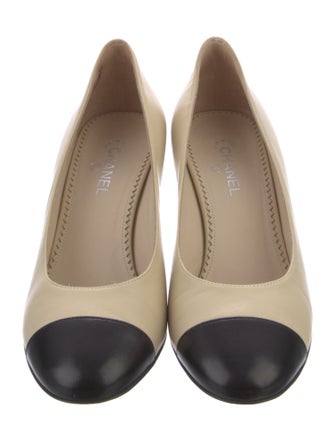 Chanel 2018 Interlocking CC Logo Pumps