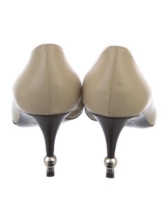 Chanel 2018 Interlocking CC Logo Pumps