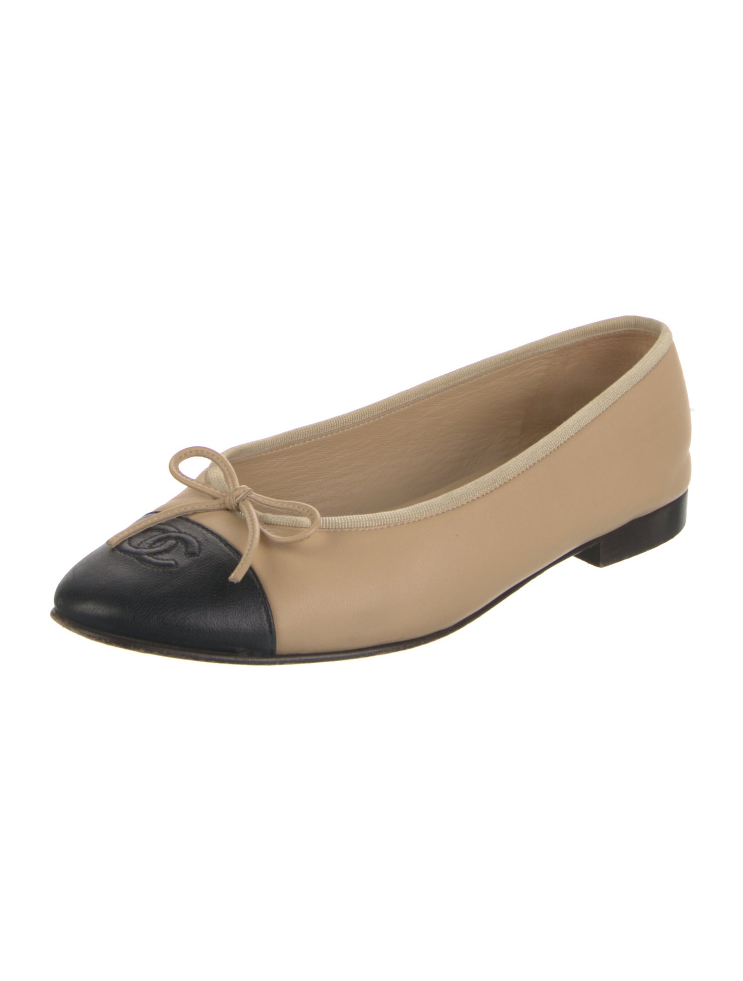 Chanel Interlocking CC Logo Leather Ballet Flats