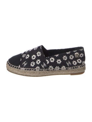 Chanel Flats 2022 Interlocking CC Logo Espadrilles Us10, It40 | 10