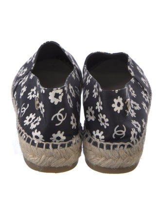 Chanel 2022 Interlocking CC Logo Espadrilles