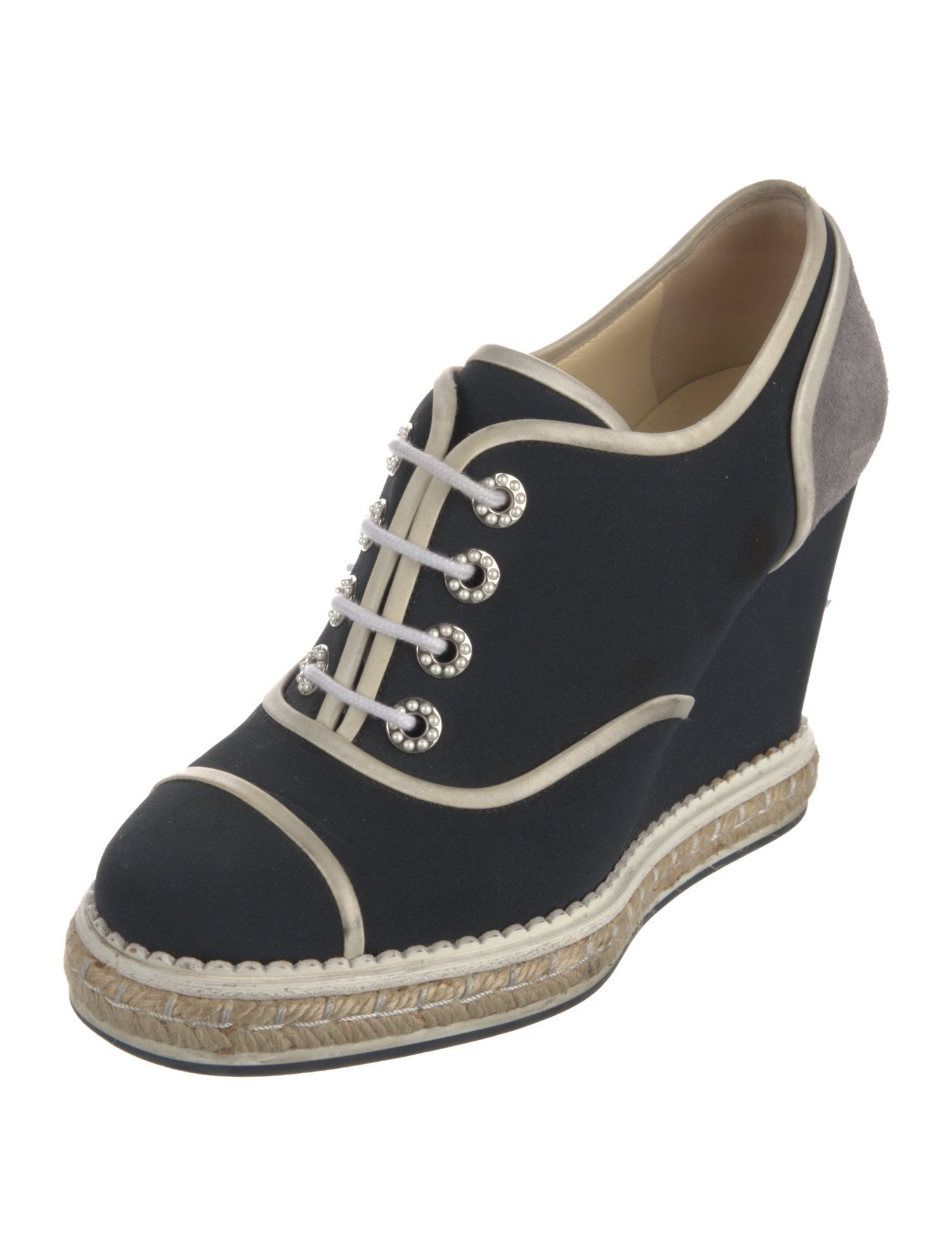 Chanel 2016 Interlocking CC Logo Pumps