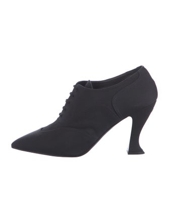 Chanel 2018 Interlocking CC Logo Pumps