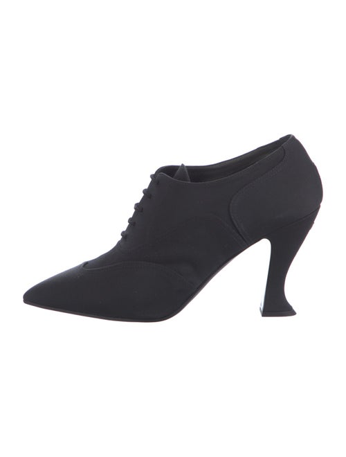 Chanel 2018 Interlocking CC Logo Pumps