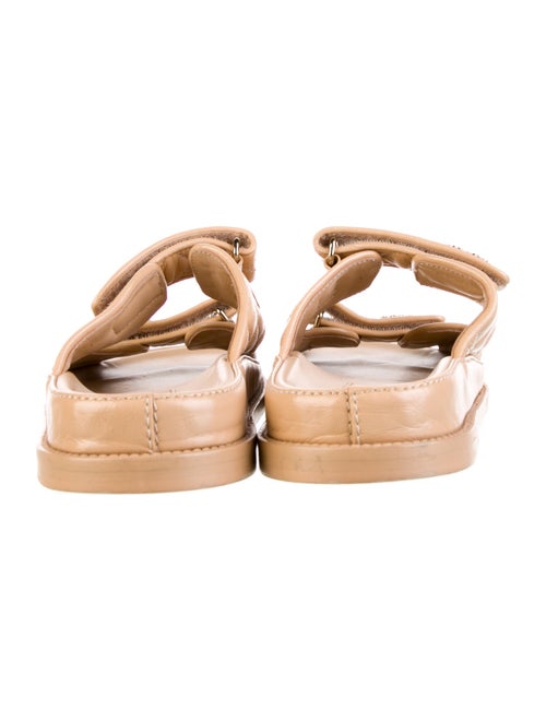 Chanel 2024 Gate No. 5 Slides