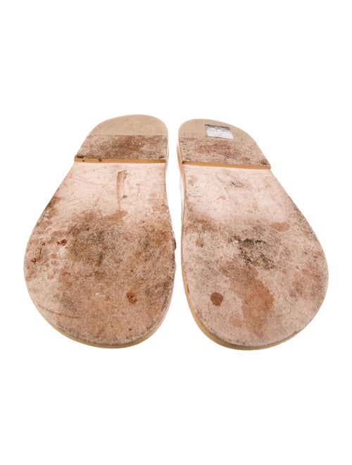 Chanel 2024 Gate No. 5 Slides