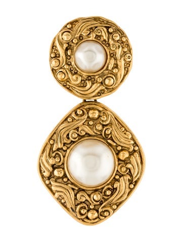 Chanel Pin Vintage Faux Pearl Brooch