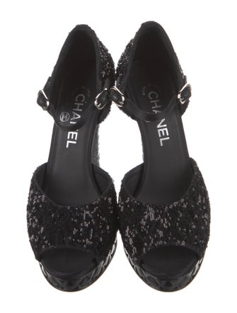 Chanel Interlocking CC Logo Sequins D'Orsay Pumps