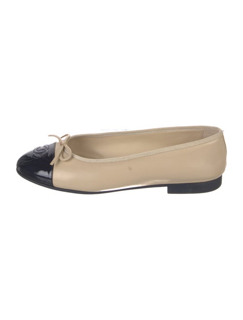 Chanel Interlocking CC Logo Leather Ballet Flats