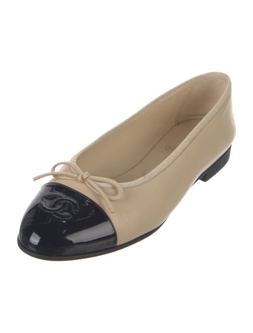 Chanel Interlocking CC Logo Leather Ballet Flats