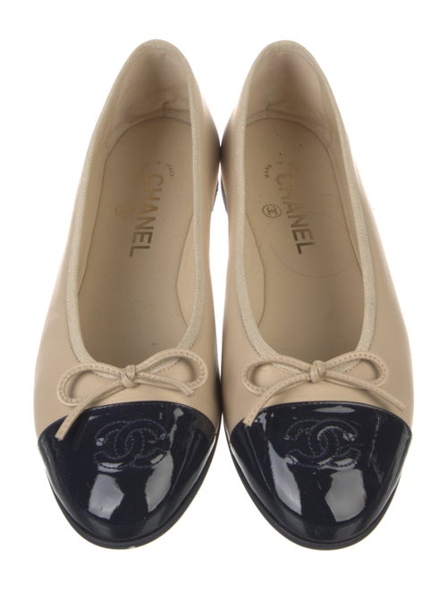 Chanel Interlocking CC Logo Leather Ballet Flats
