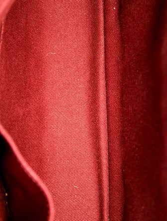 Chanel Medium Caviar Coco Handle Bag