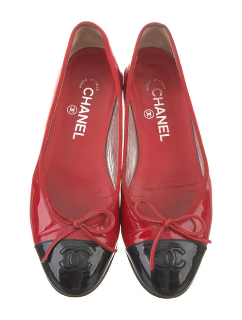 Chanel Interlocking CC Logo Patent Leather Ballet Flats