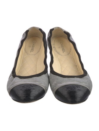 Chanel Interlocking CC Logo Leather Ballet Flats
