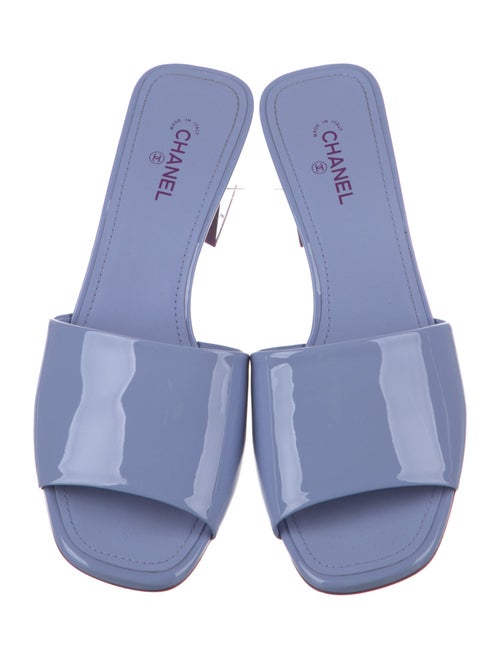 Chanel Interlocking CC Logo Patent Leather Slides