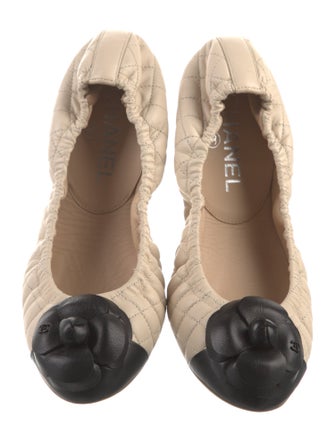 Chanel Interlocking CC Logo Leather Flats