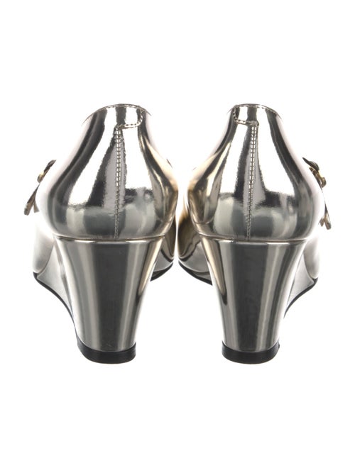 Chanel 2022 Interlocking CC Logo Pumps