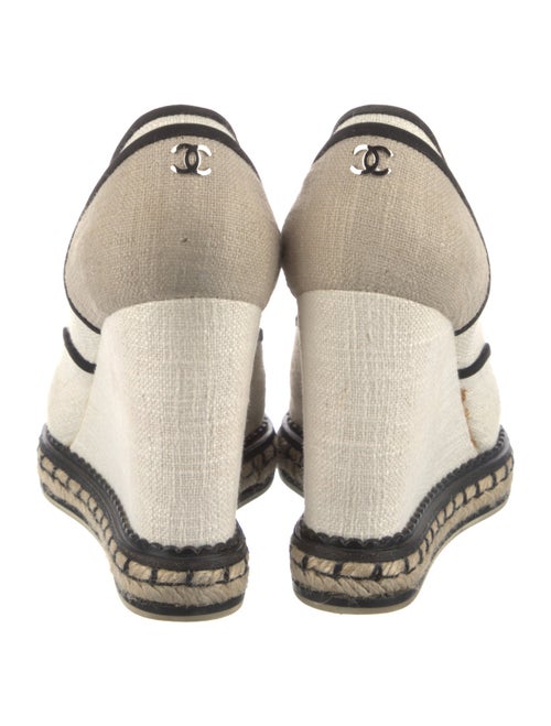 Chanel Interlocking CC Logo Canvas Pumps